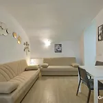 Casa A Monti شقة